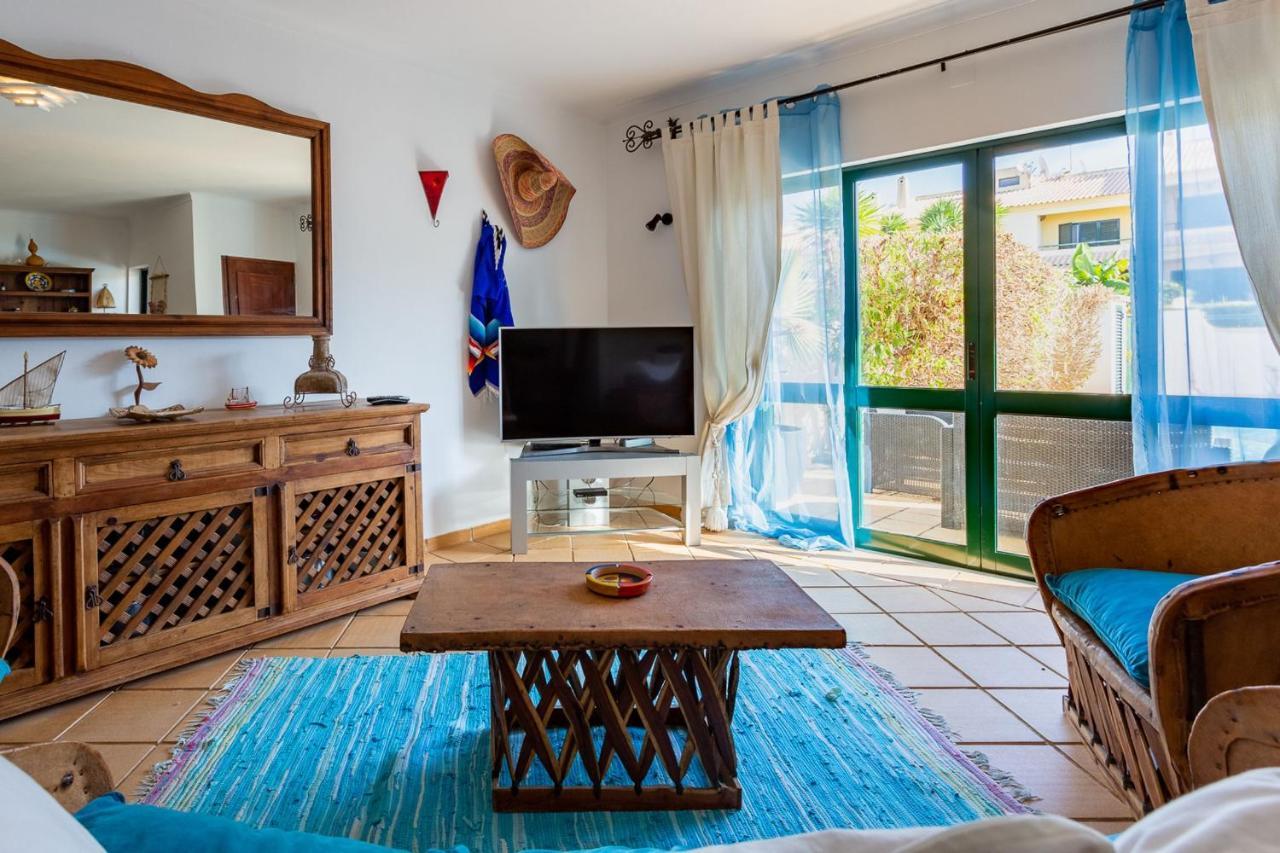 Sunny 2bdr House W/ Private Pool By Lovelystay *