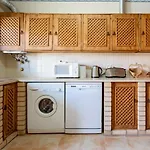 Sunny 2Bdr House W/ Private Pool By Lovelystay
